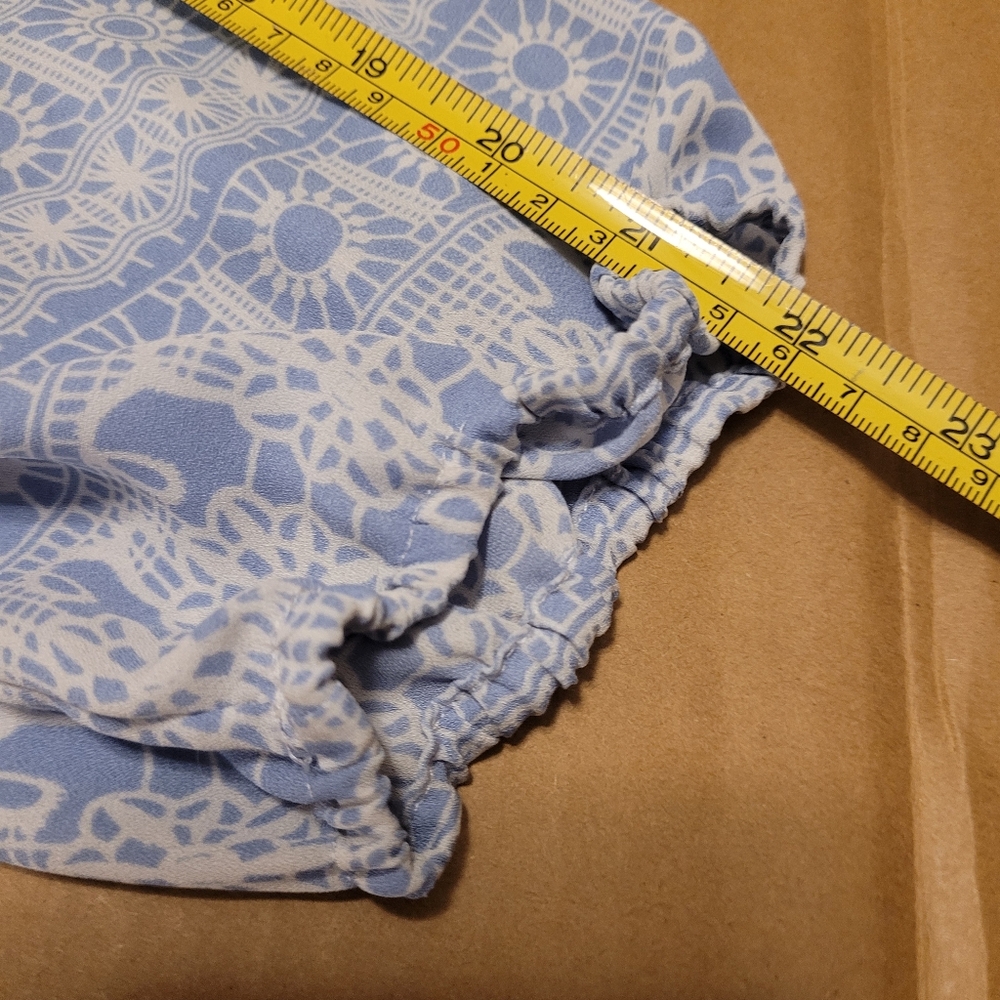 Ivanka Trump Blue & White Lace Pattern V-Neck Blouse SZ. XL - Picture 8 of 8